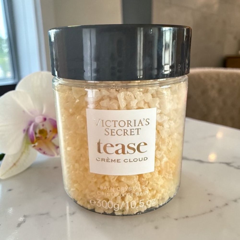 Victoria's Secret Tease Crème Cloud‎ Bath Crystals Salts Self Care Luxury NWT